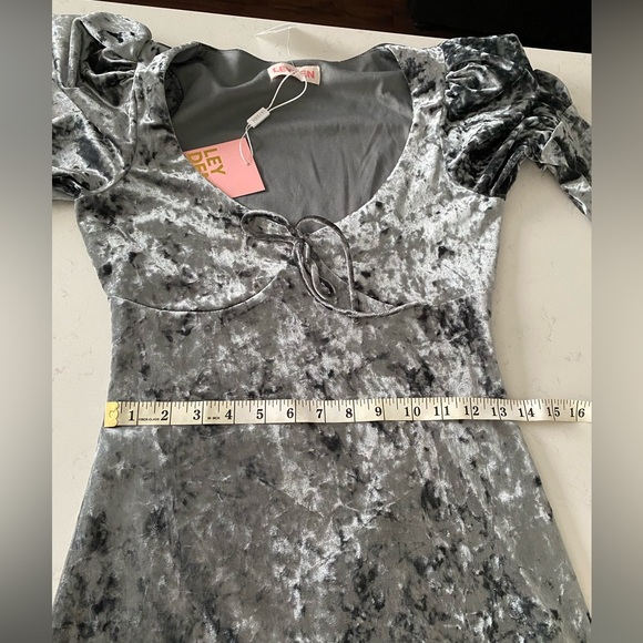 LEYDEN Crushed Velvet Mini Dress. Size Small - Picture 13 of 16